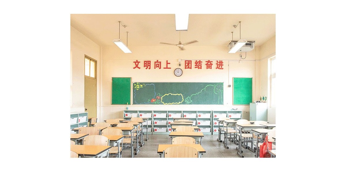 教室照明衛(wèi)生標(biāo)準(zhǔn)要達(dá)100％，那就選華輝照明準(zhǔn)沒錯(cuò)~