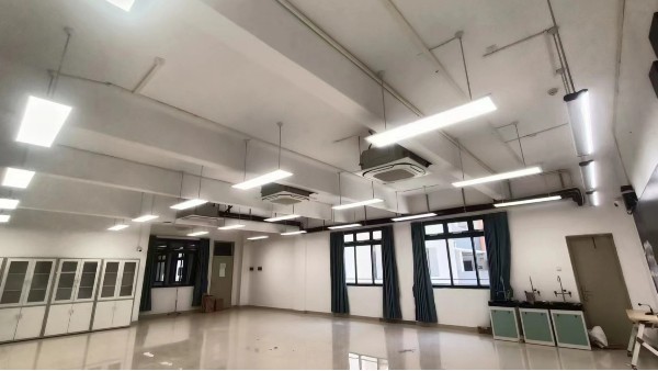 黑板燈：被忽視的教學光環(huán)境關鍵！