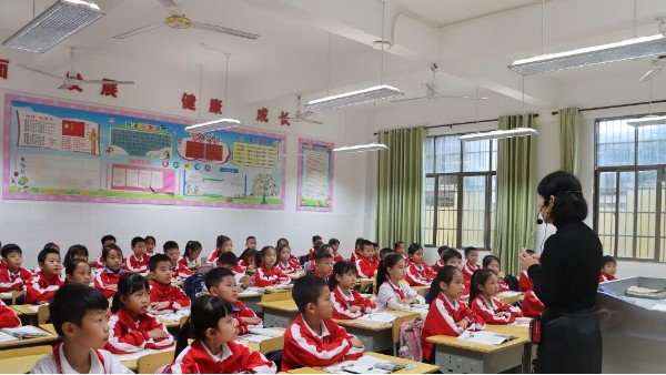 政策倒計(jì)時(shí)！全國(guó)<i style='color:red'>教室照明改造</i>招投標(biāo)進(jìn)入黃金50天